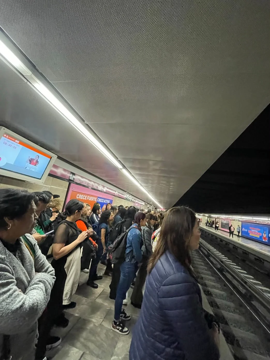 Línea 1 del Metro restablece servicio tras corto circuito — foto 1 de 1