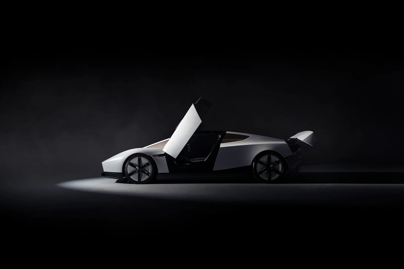 Tesla muestra el nuevo Roadster con propulsores y saltos en Texas — foto 9 de 10