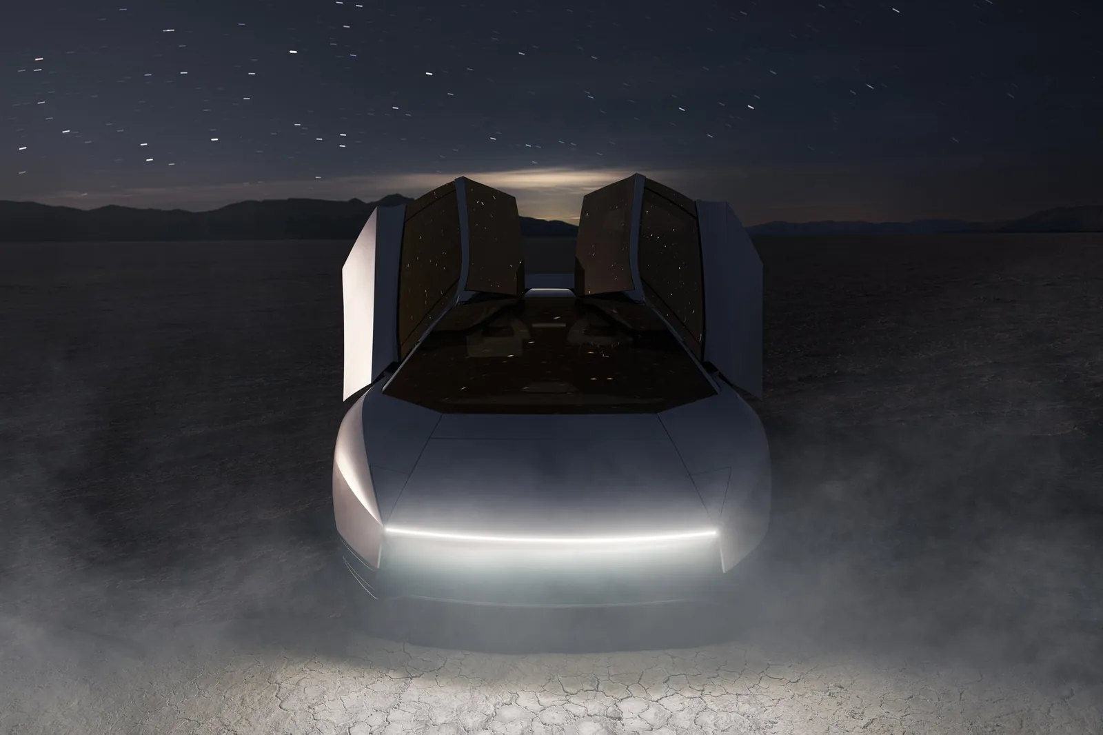 Tesla muestra el nuevo Roadster con propulsores y saltos en Texas — foto 6 de 10