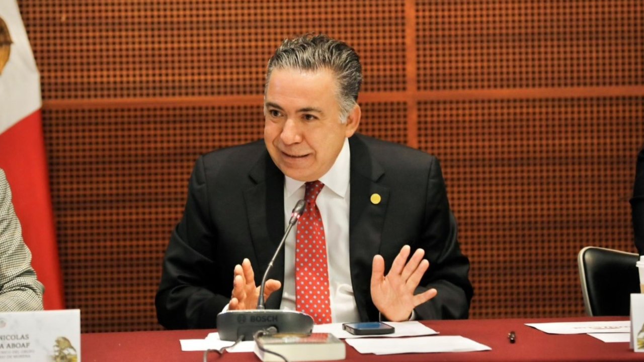 Enrique Inzunza vuelve al Senado y niega nexos con el narco