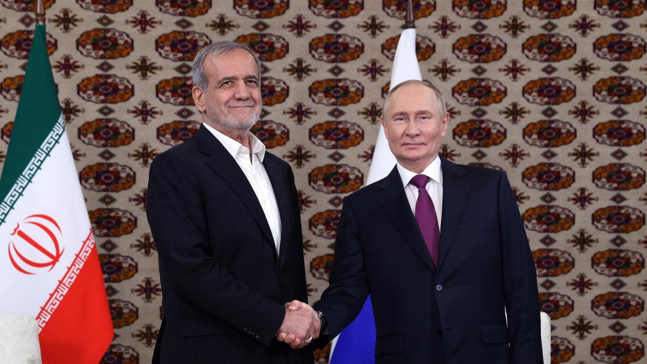 Putin cierra filas con Irán, ofrece ayuda y pacta mantener la relación comercial