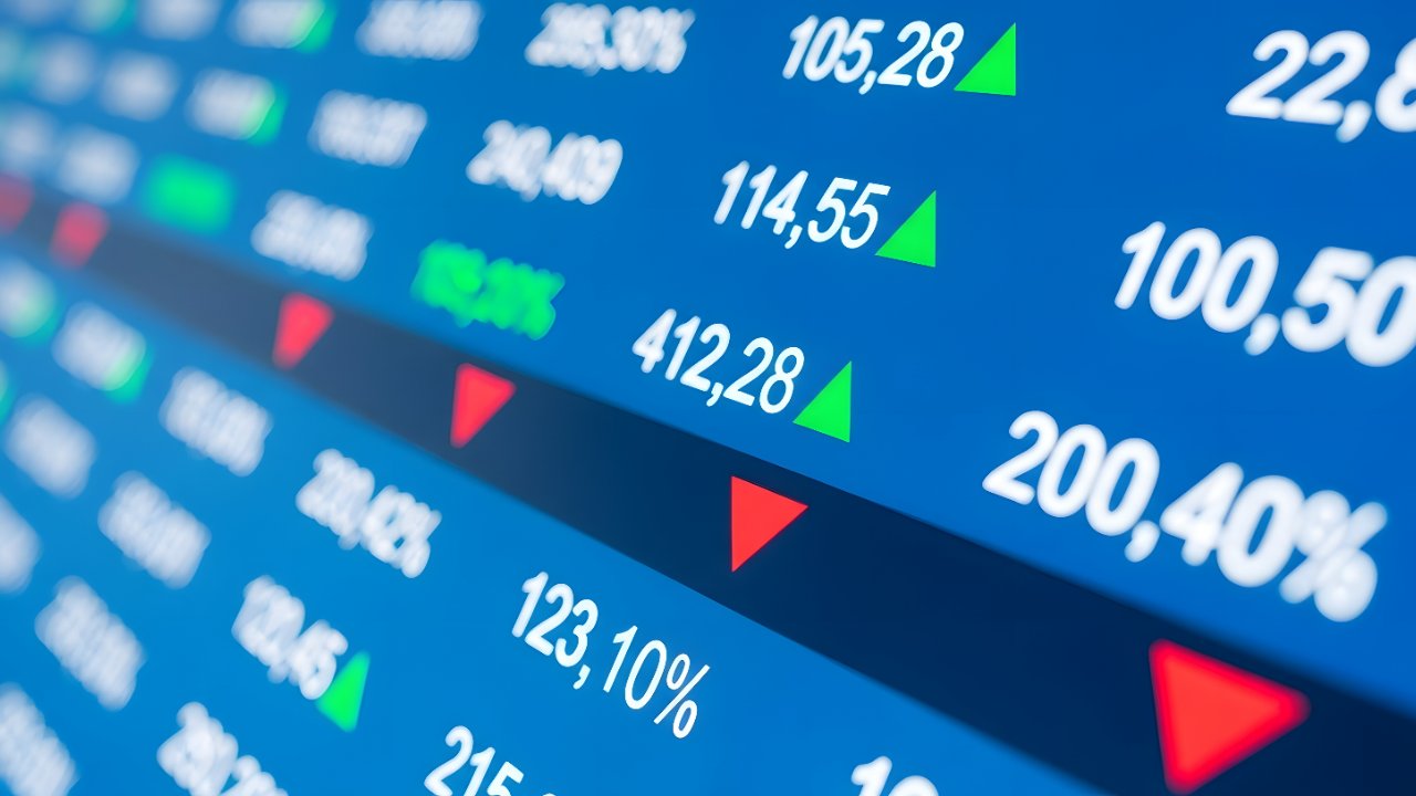 El dólar supera los 18 pesos y corta la racha del superpeso