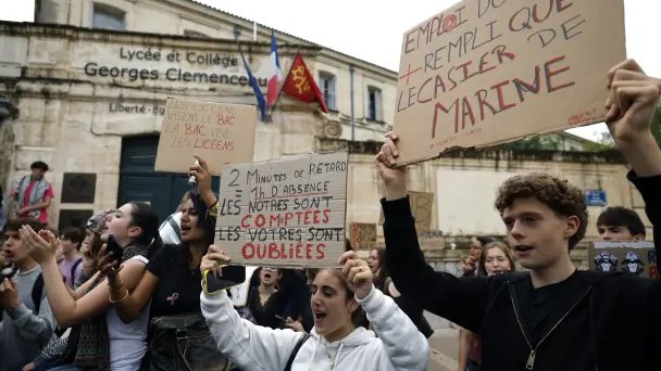 Aulas rotas en Francia