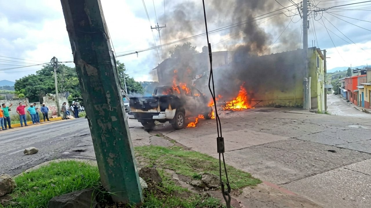 Fiscalía de Morelos entrega a capo criminal tras secuestro de agentes